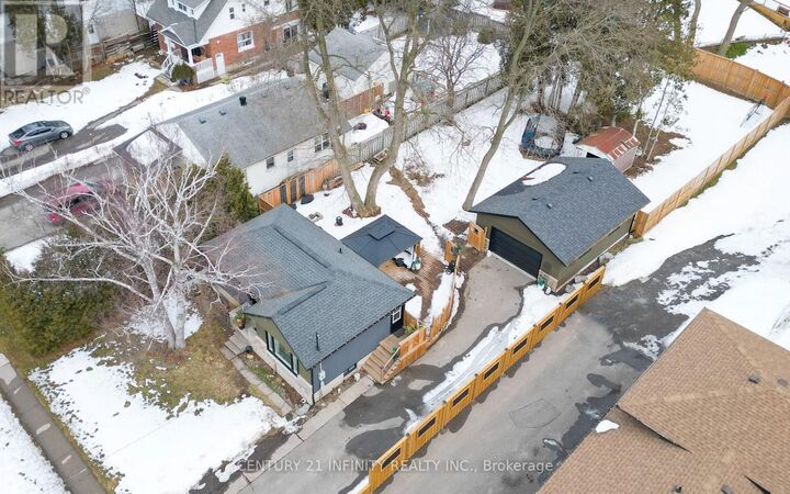 Property Photo:  373 Grandview Street South  ON L1H 7E1 