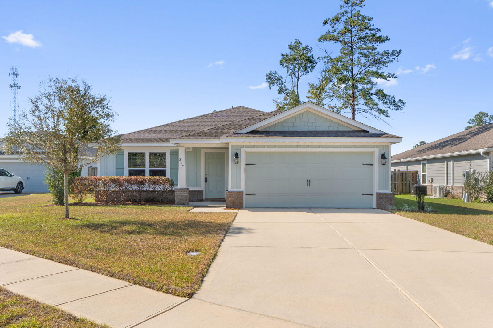 Property Photo: 279 Marquis Way FL 32439