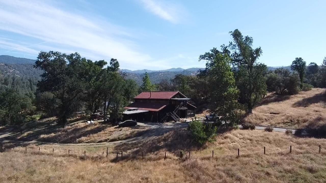 Property Photo:  50871 Road 200  CA 93645 