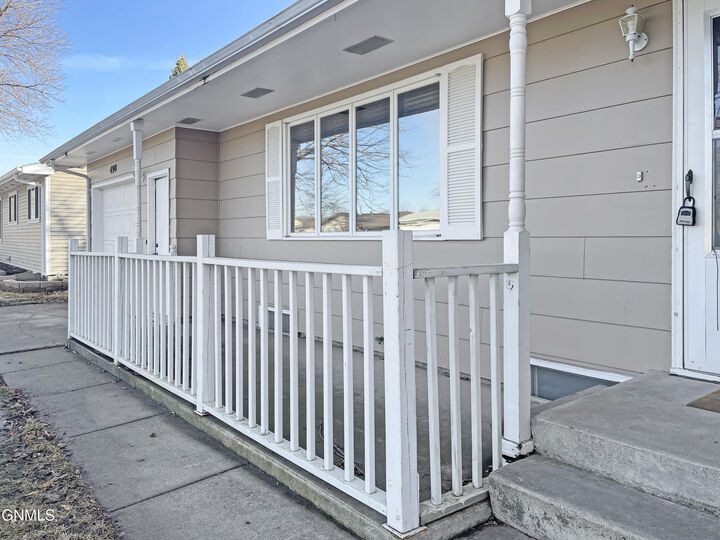 Property Photo:  490 Joal Drive  ND 58421 