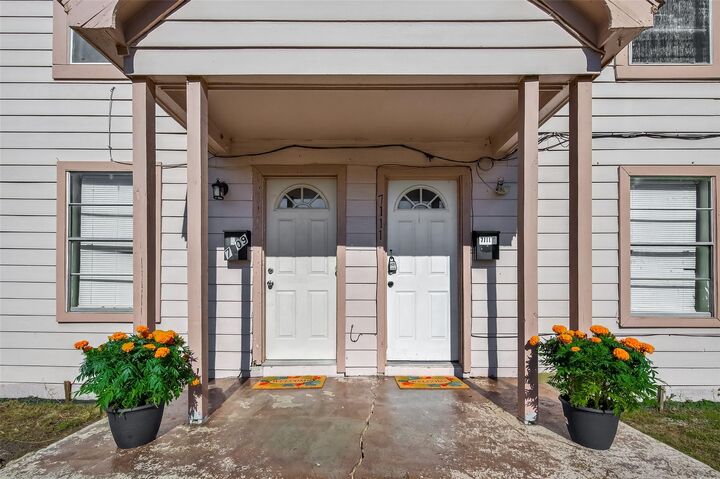 Property Photo: 7109 Myrtle Street TX 77087