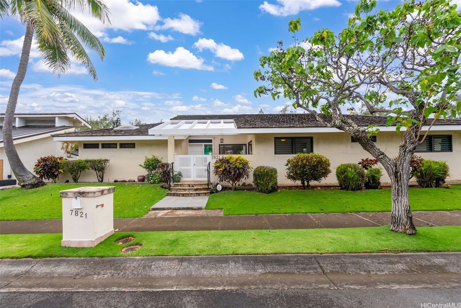 Property Photo:  7821 Makaaoa Place  HI 96825 