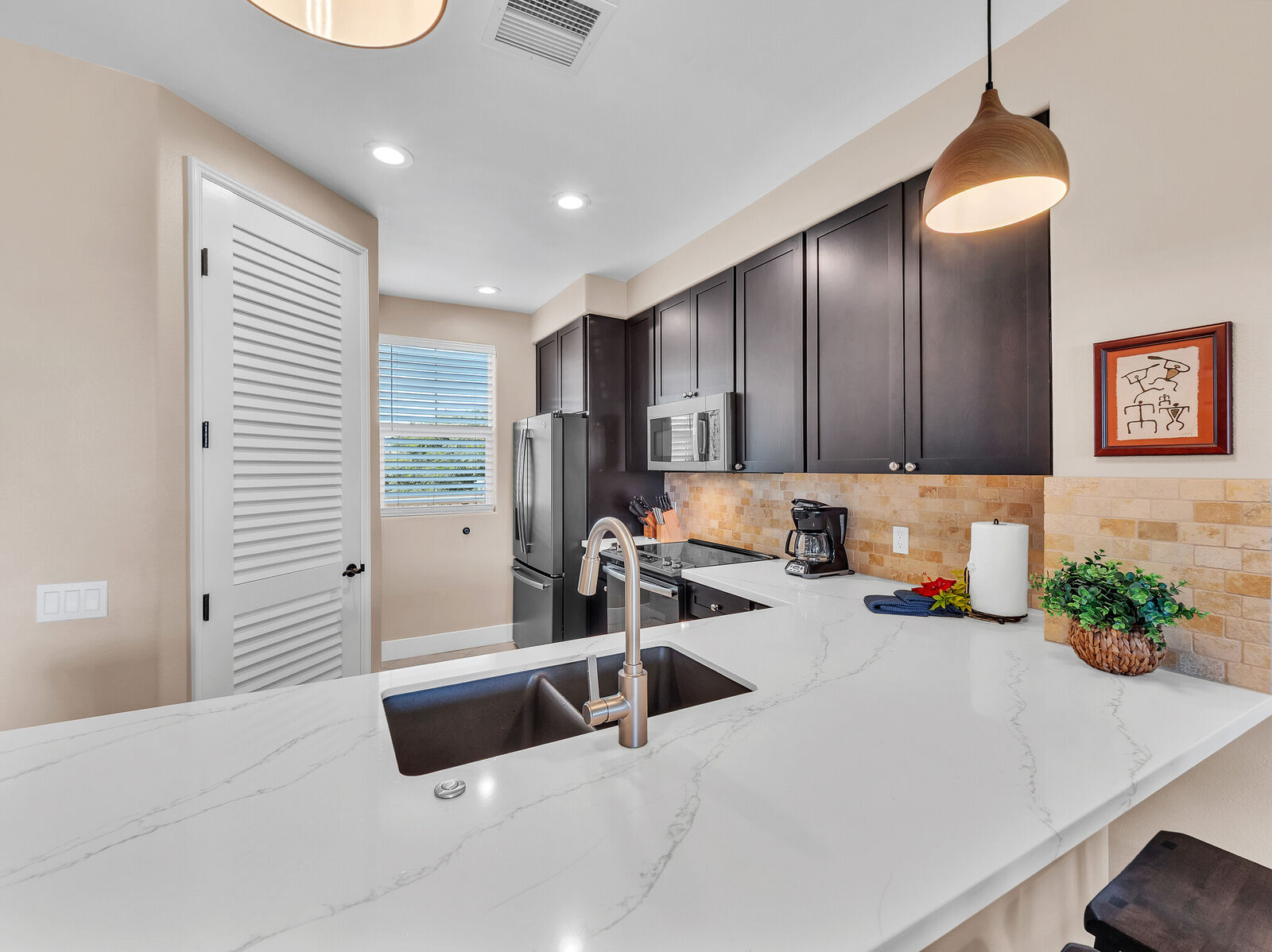 Property Photo: 69-200 Pohakulana Pl F34 HI 96738