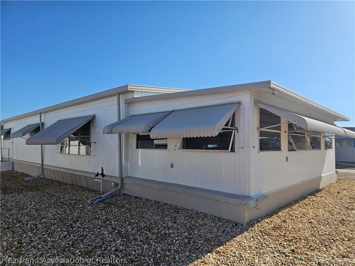 Property Photo: 2910 San Francisco Lane FL 33870