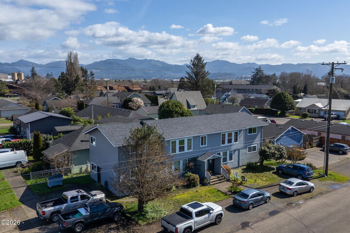 Property Photo:  903 Madrona Avenue  OR 97141 