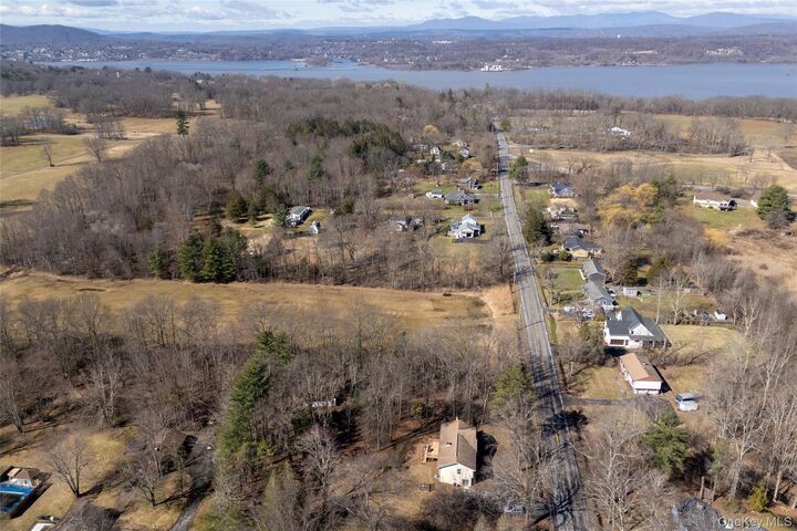 Property Photo:  212 Rhinecliff Road  NY 12572 