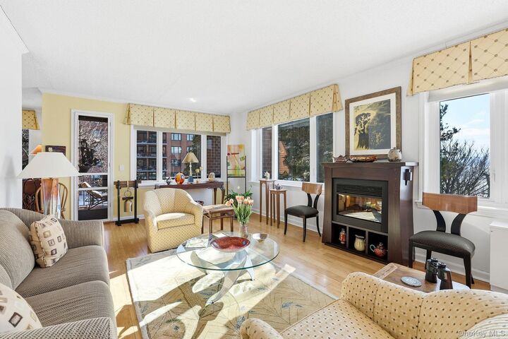 Property Photo: 16 Rockledge Avenue 2E2 NY 10562