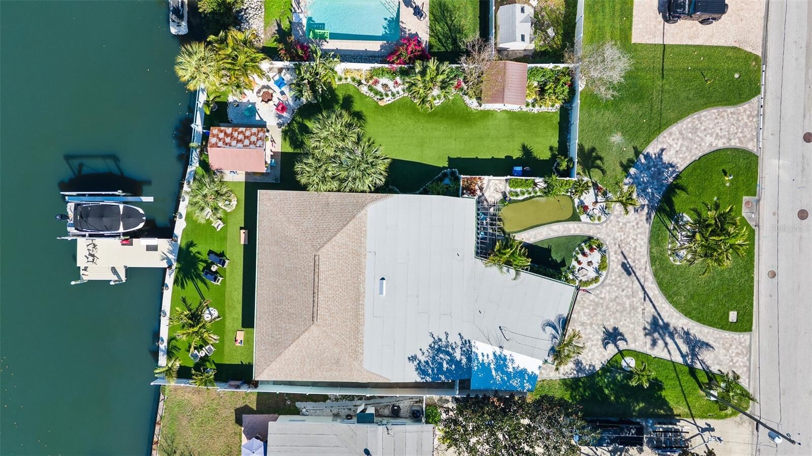 Property Photo:  1567 Delaware Avenue NE  FL 33703 