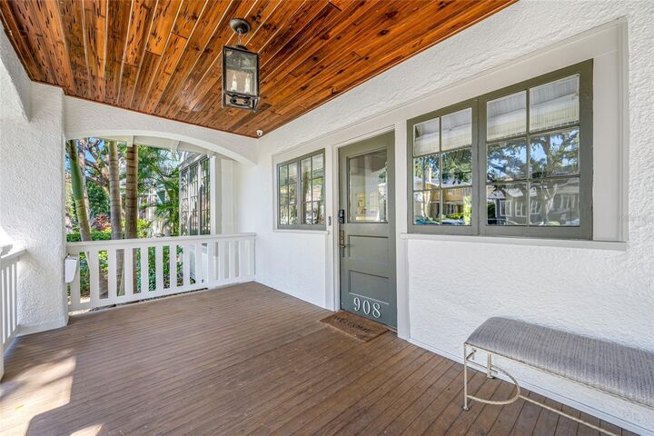 Property Photo:  908 S Dakota Avenue  FL 33606 