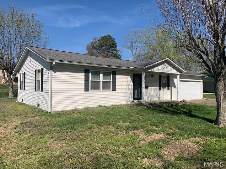 Property Photo:  207 Hillvale Drive  MO 63701 