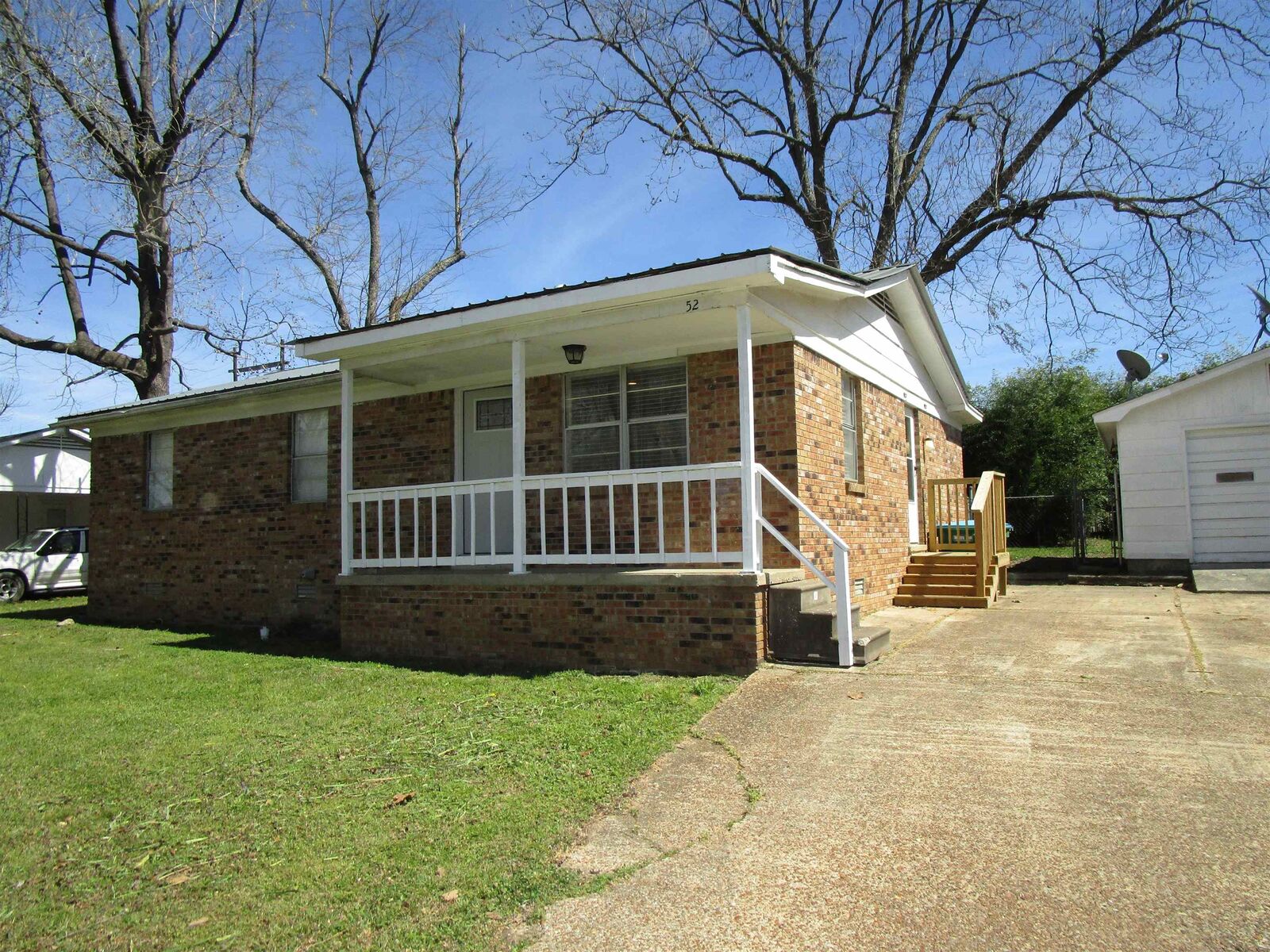 Property Photo: 52 East Dr TN 38058