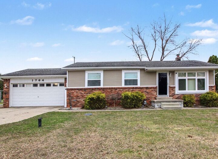 Property Photo:  1764 Sheick Road  MI 48162 