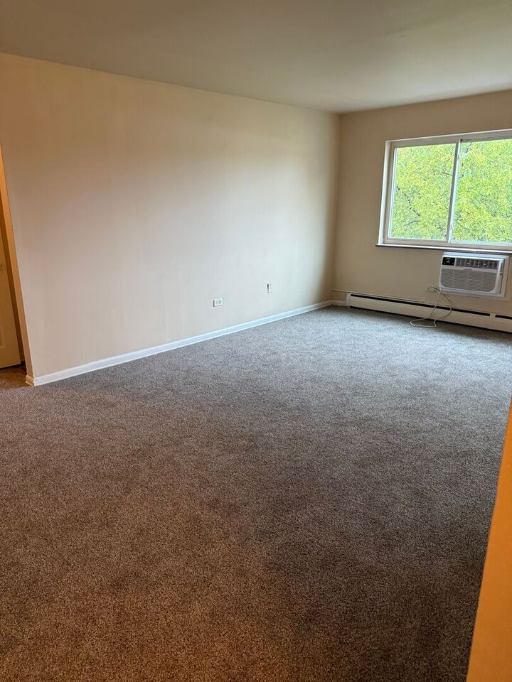 Property Photo:  723 Grant Avenue 3A  IL 60411 