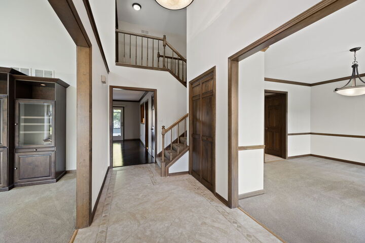 Property Photo:  2S534 Danbury Drive  IL 60137 