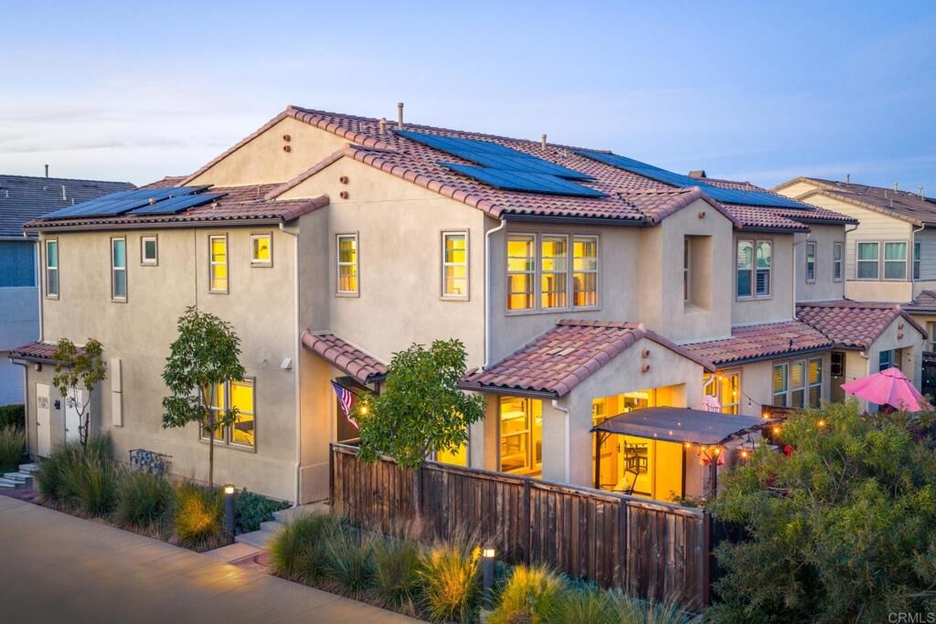 Property Photo:  1124 Calle Obsidiana 3  CA 91913 