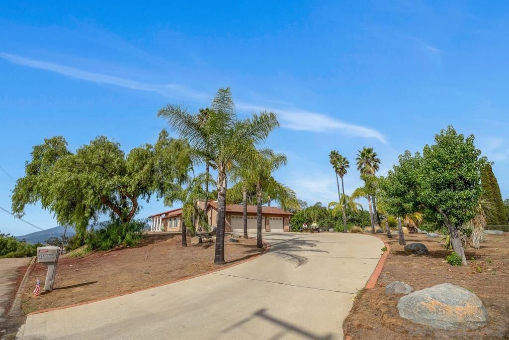 Property Photo:  14650 Alkosh Rd  CA 91935 