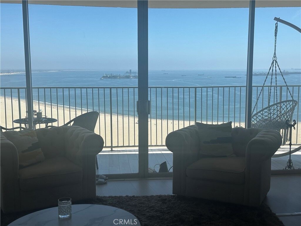 Property Photo: 700 E Ocean 2605 CA 90802