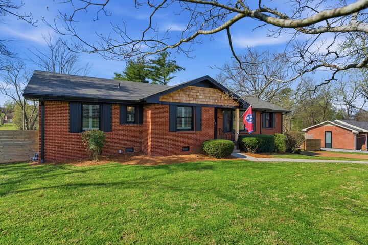 Property Photo:  2820 Donna Hill Dr  TN 37214 