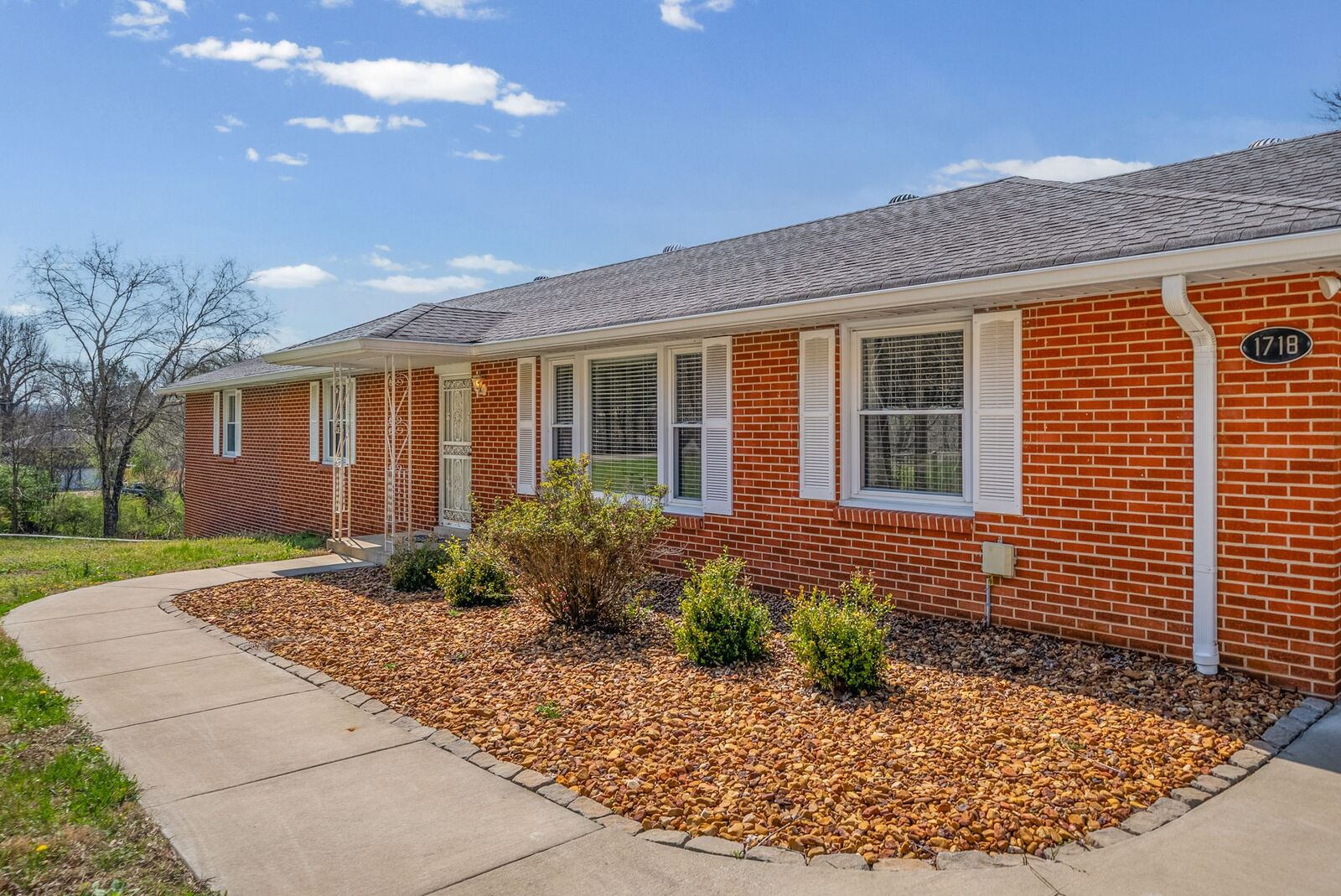 Property Photo: 1718 Seven Mile Ferry Rd TN 37040