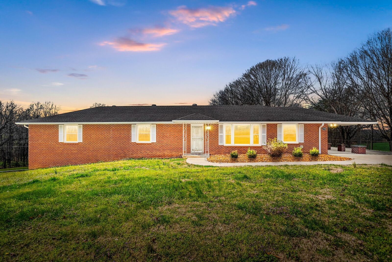 Property Photo: 1718 Seven Mile Ferry Rd TN 37040
