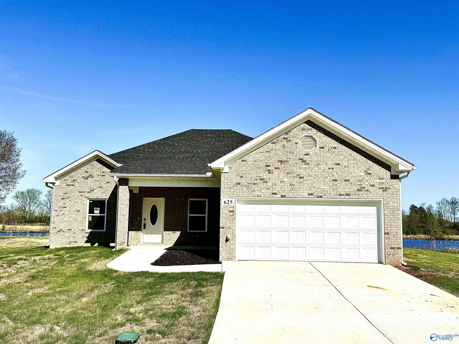 Property Photo: 625 County Road 487 AL 35650