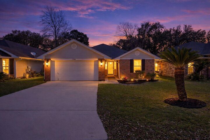 Property Photo: 1710 Ivalea Circle FL 32566