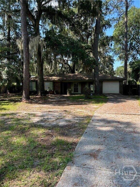 Property Photo:  10 Burnt Tree Circle  GA 31419 