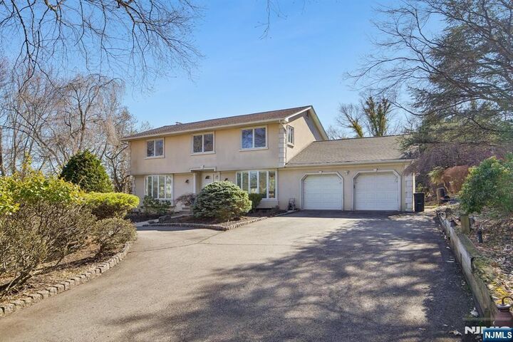 Property Photo:  7 Royal Park Terrace  NJ 07642 