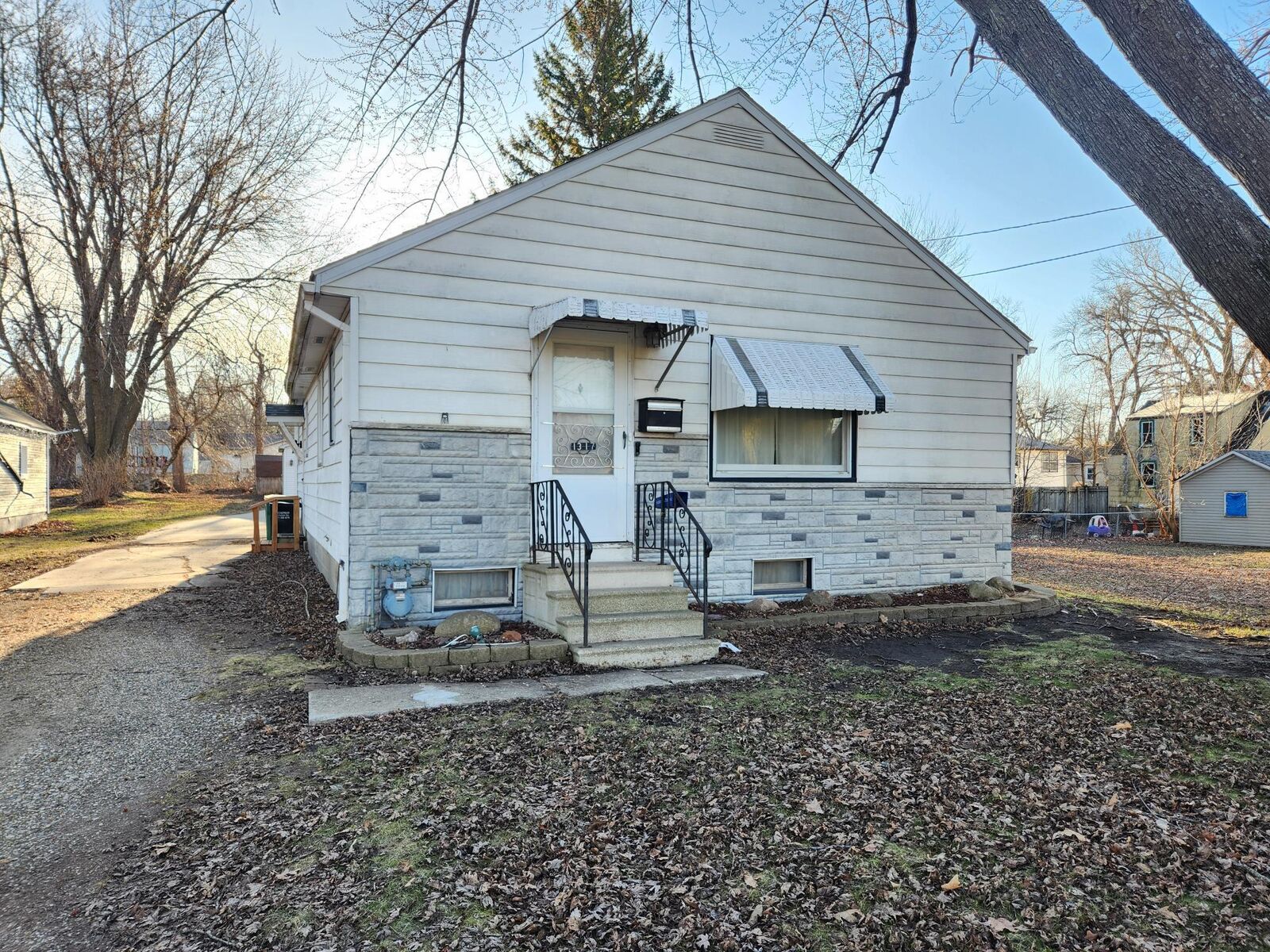 Property Photo:  1317 Frank Avenue  MN 56007 