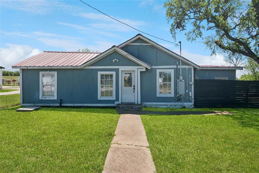 Property Photo:  126 Alexander Street  TX 76645 