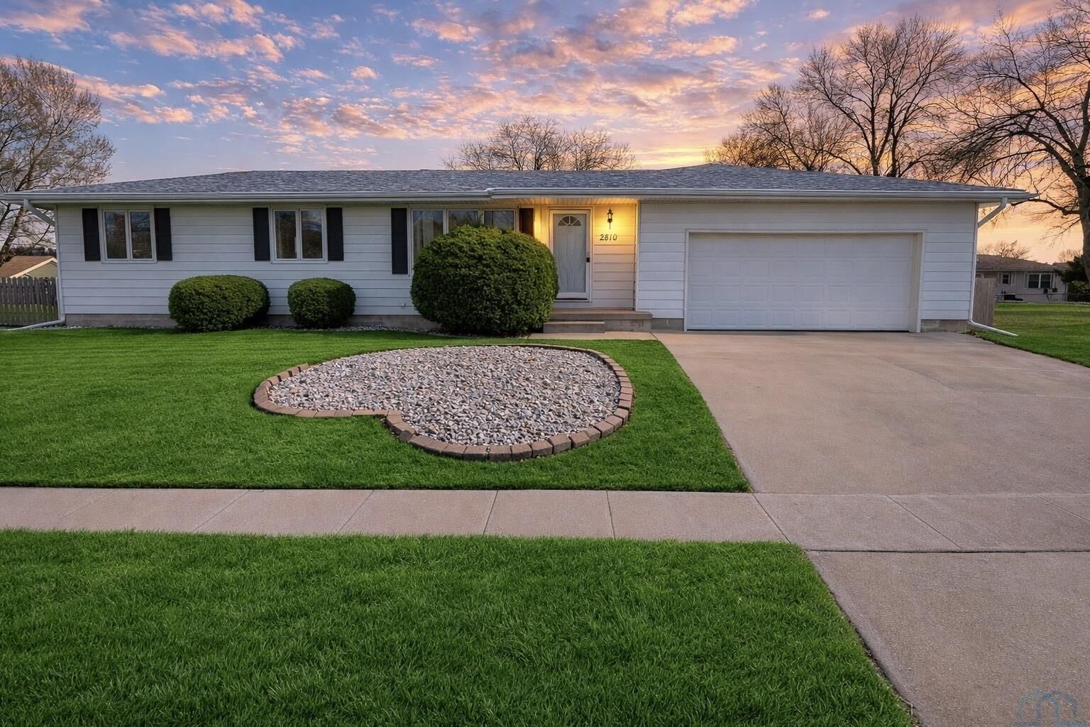 Property Photo:  2510 Canterbury St  IA 51054 