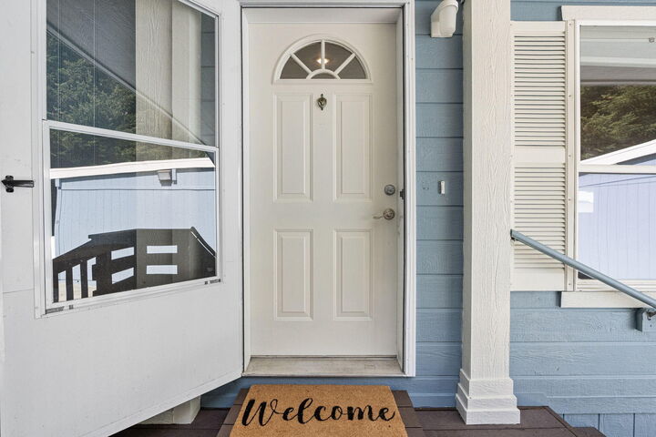 Property Photo: 98041 Hall Way Road 41 OR 97415