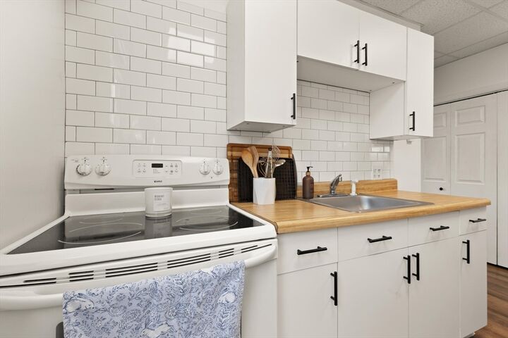 Property Photo:  8-R North Street 5B  MA 02360 