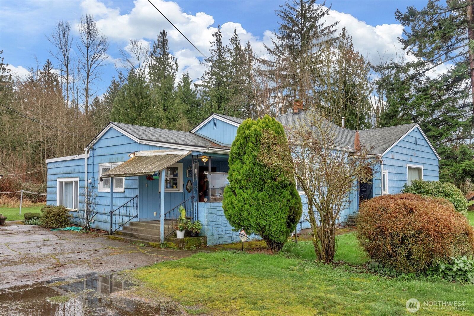 Property Photo: 701 N Fruitdale Road WA 98284