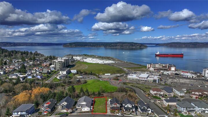 Property Photo: 5313 N Commercial Street WA 98407