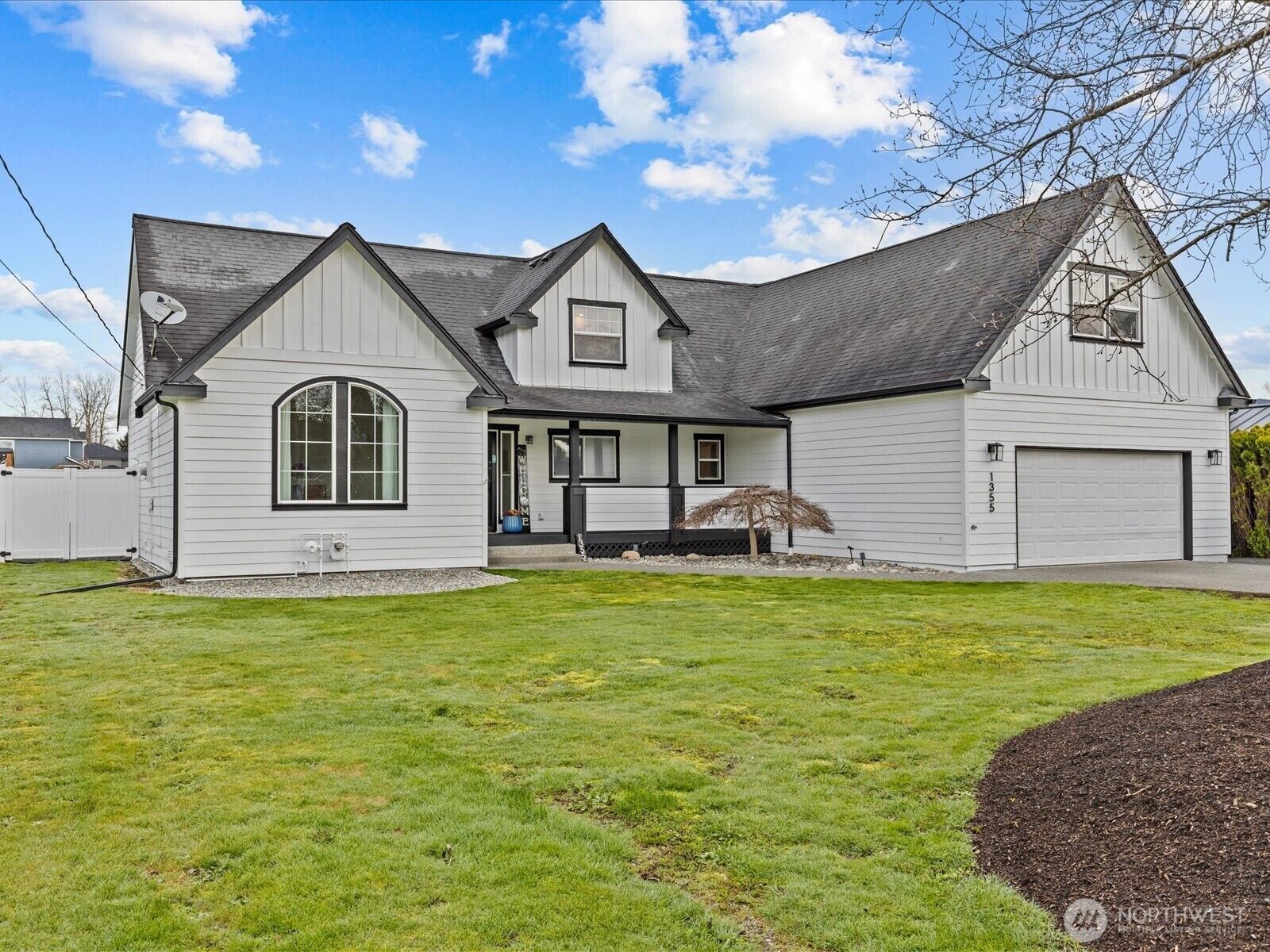 Property Photo:  1355  McHugh Avenue  WA 98022 