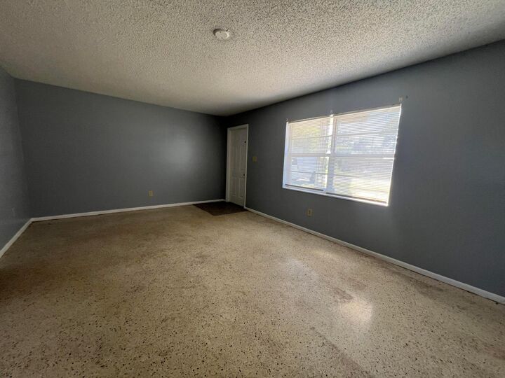 Property Photo: 2426 Seneca Avenue FL 34946