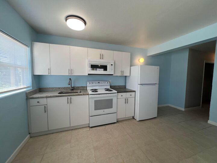 Property Photo:  708 Avenue I A  FL 34950 