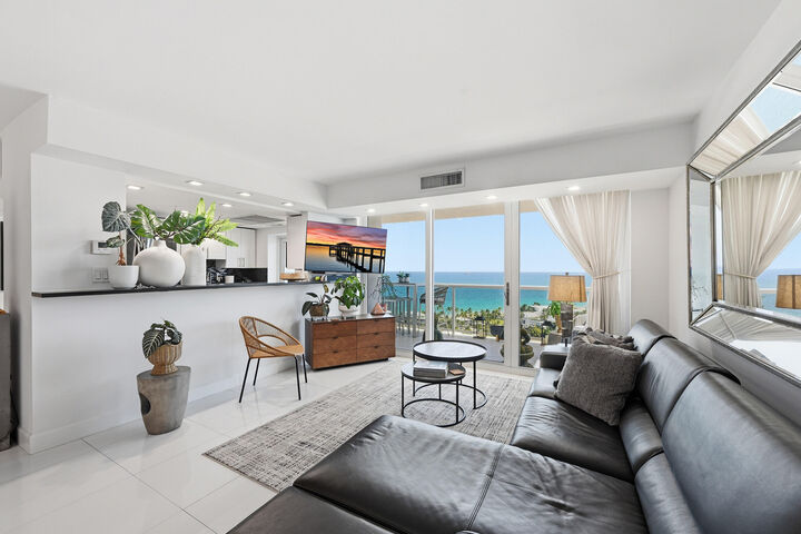 Property Photo:  2715 N Ocean Boulevard Penthouse D  FL 33308 