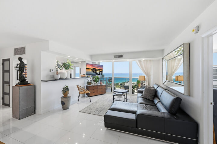 Property Photo:  2715 N Ocean Boulevard Ph D  FL 33308 