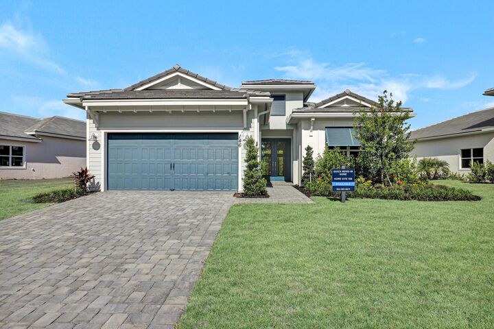 Property Photo: 146 SE Palma Street FL 34984