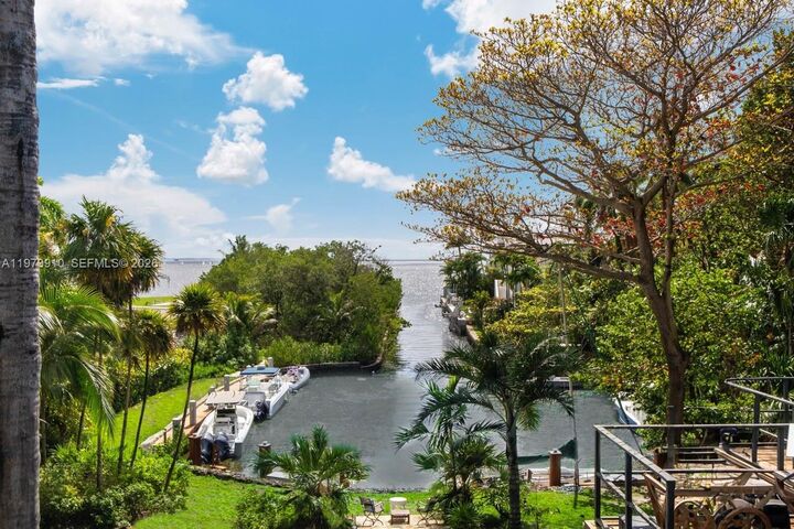 Property Photo:  3373 Poinciana Ave  FL 33133 