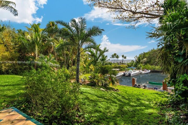 Property Photo:  3373 Poinciana Ave  FL 33133 