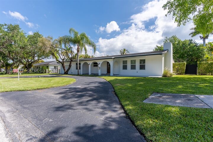 Property Photo: 14341 SW 78th Ct FL 33158