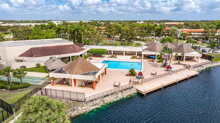 Property Photo:  2931 E Sunrise Lakes Drive 109  FL 33322 