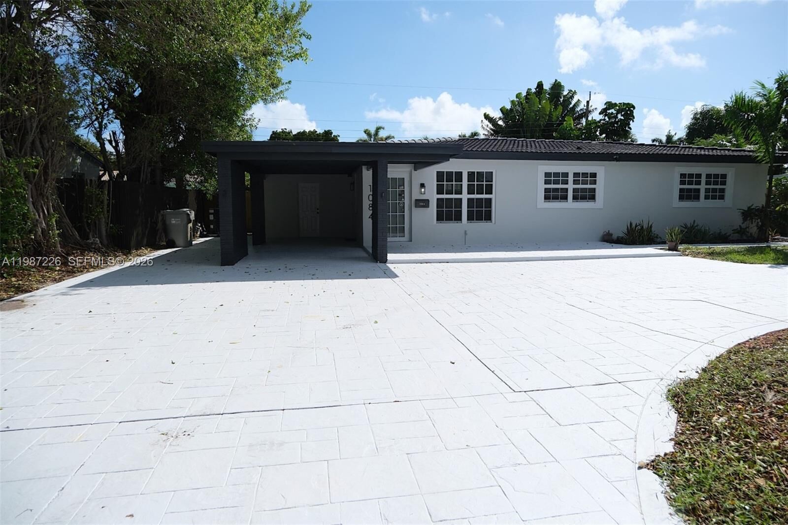 Property Photo:  1084 SW 4th Ave  FL 33060 