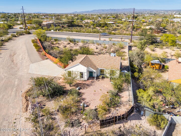 Property Photo: 2801 W Ironwood Hill Drive AZ 85745