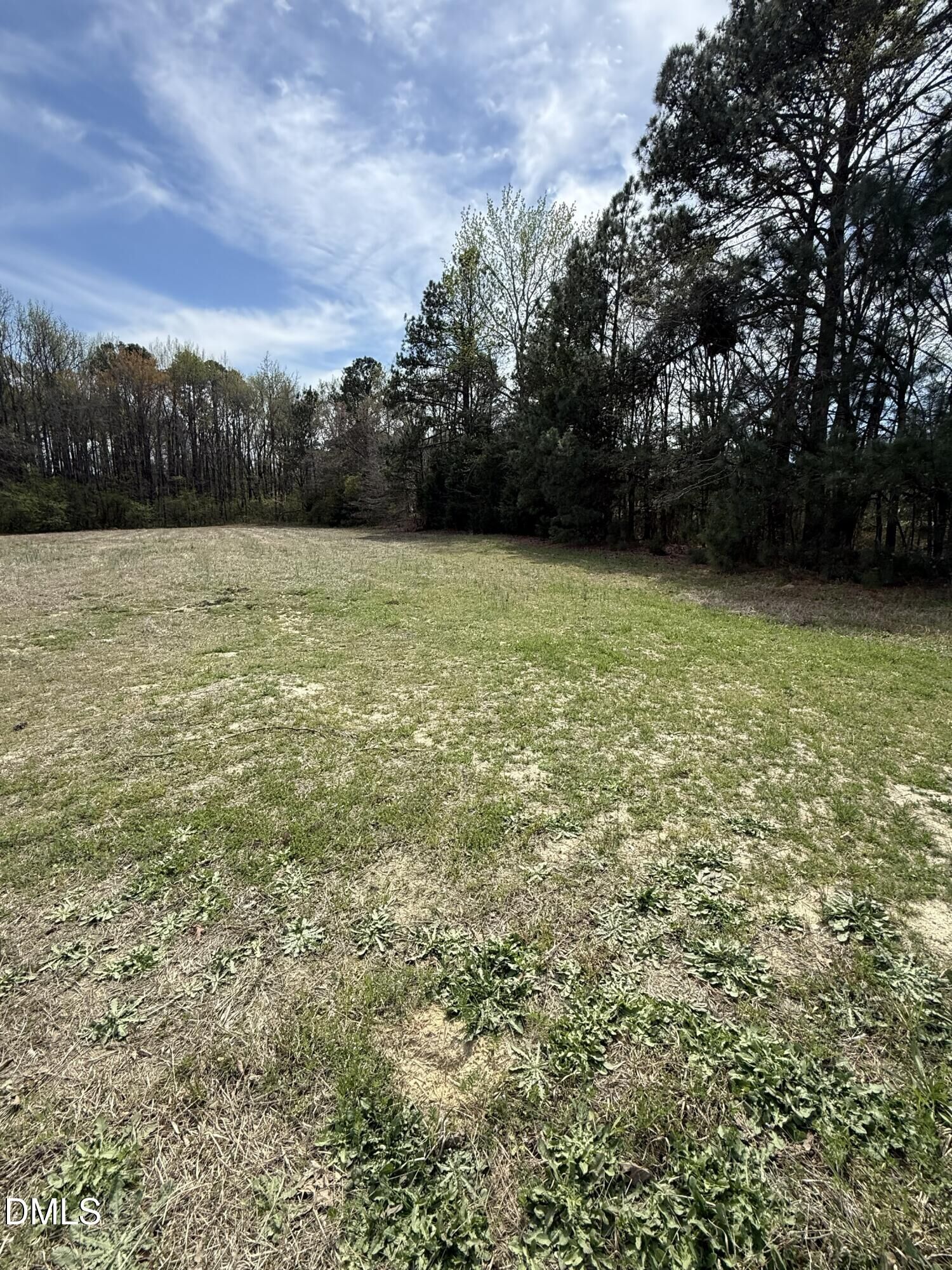 Property Photo:  10 Sutton Road  NC 27549 