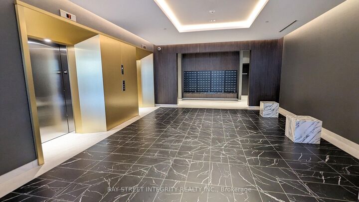 Property Photo:  500 Dupont Street 703  ON M6G 1Y7 