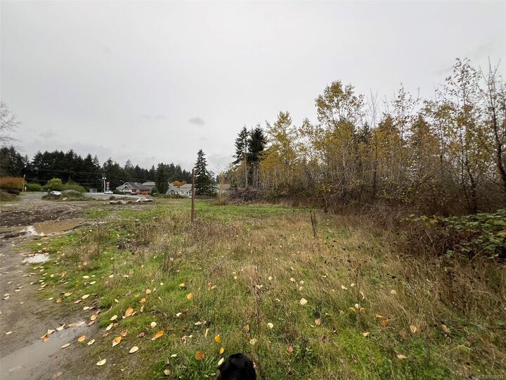 Property Photo: 1825 Nairne Rd BC V9X 1M5